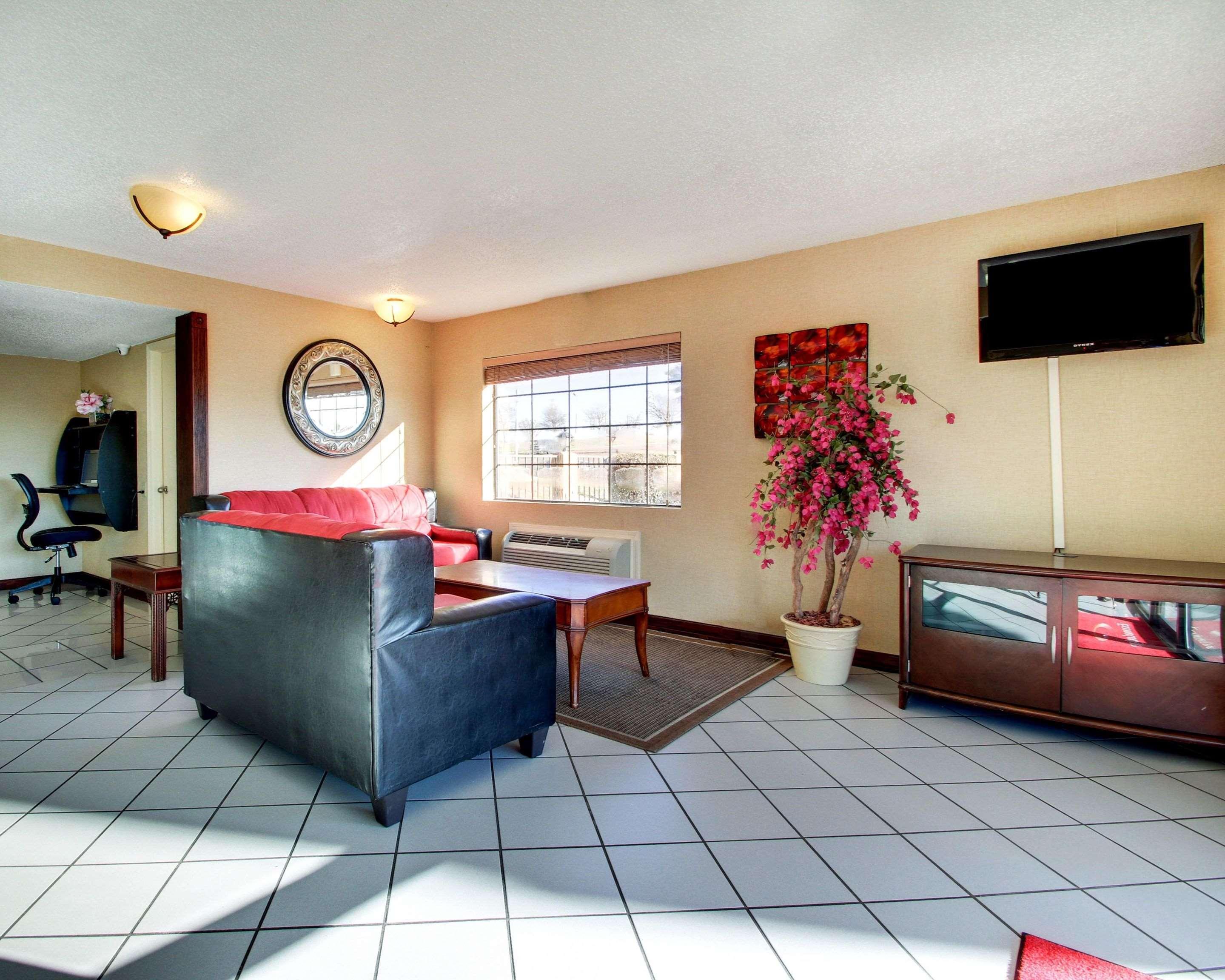 Econo Motel