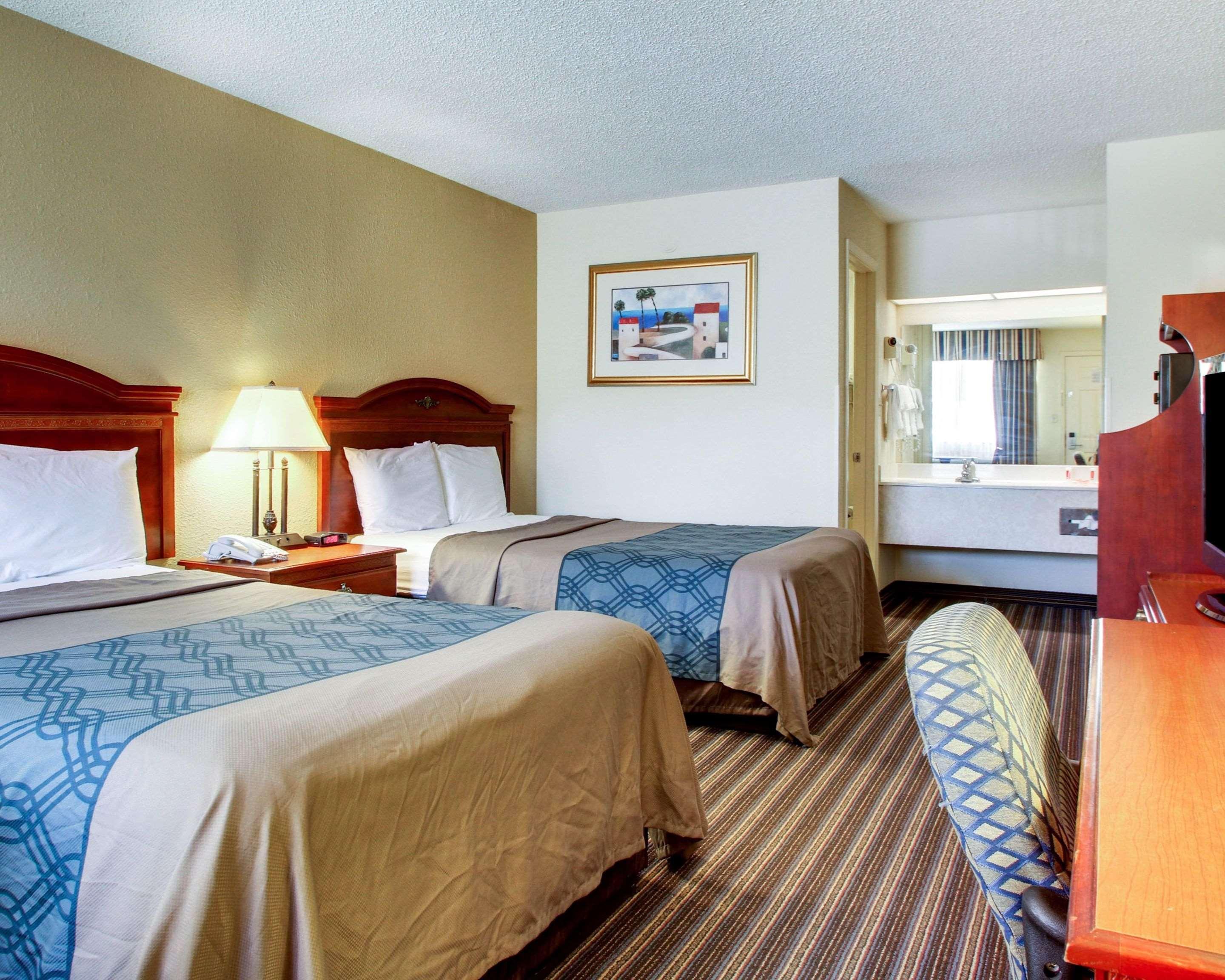 Econo Motel
